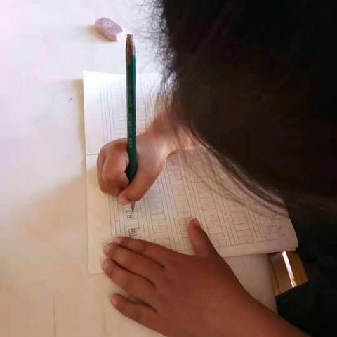 从小学先锋，长大做先锋——“疫情防控”关上小学少先队在行动