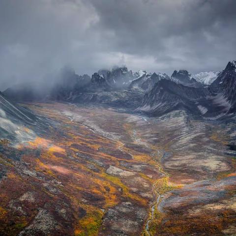 重访墓碑山