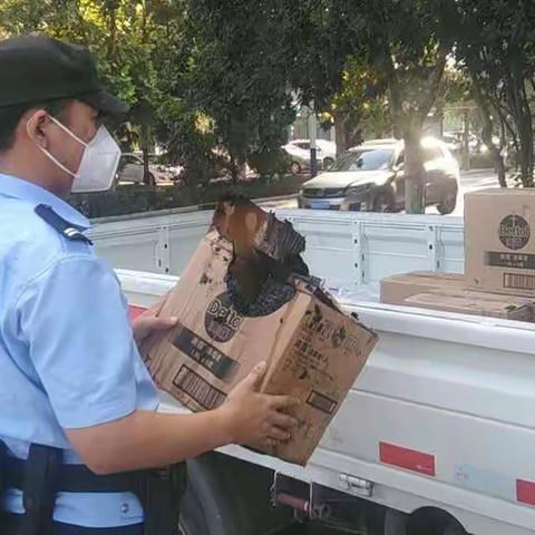 高邑特巡警化身“火警”救助自燃车