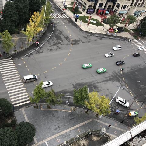 中支机关第三党支部组织党员志愿者开展文明交通劝导活动