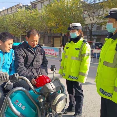 文明城市创建进行时 陇县交警在行动