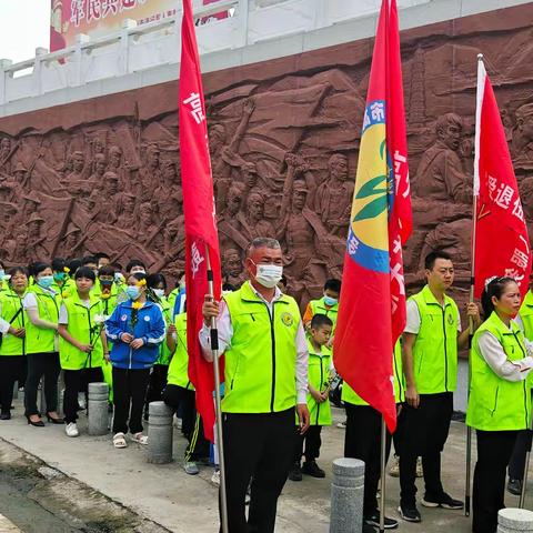 青山绿水永长留 苍松翠柏慰英灵 ——高州市高凉蓝天志愿者协会开展“缅怀英烈 传承红色精神”活动