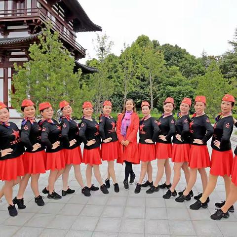 2018年10月重阳节崇善义工舞蹈队在狼山演出