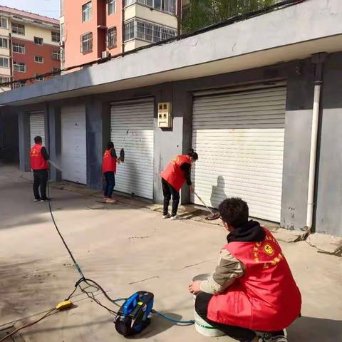 龙山街道安泽社区开展“全民洗城”清洁大行动
