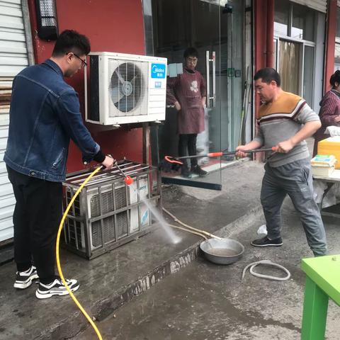 龙山街道安泽社区开展“文明健康 绿色环保”爱卫月活动