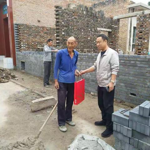 一叶落知天下秋，双节不忘攻坚战