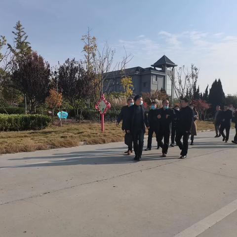 市领导检查郭小融合教育