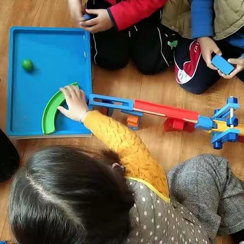 游戏故事《有趣的轨道》