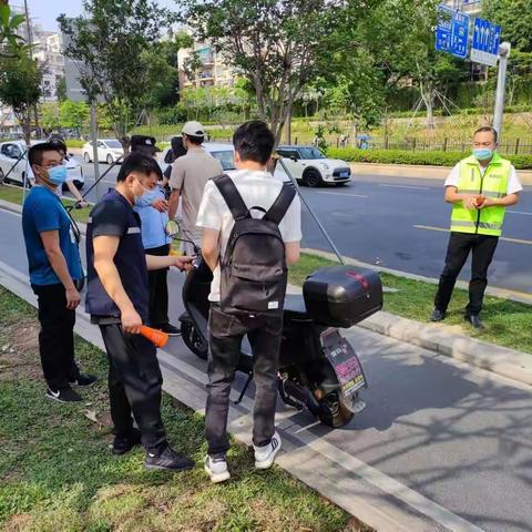 不戴头盔要被罚