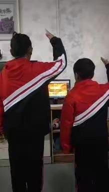 濮阳市华龙区濮东小学——举办“学法  懂法  守法”主题升旗仪式