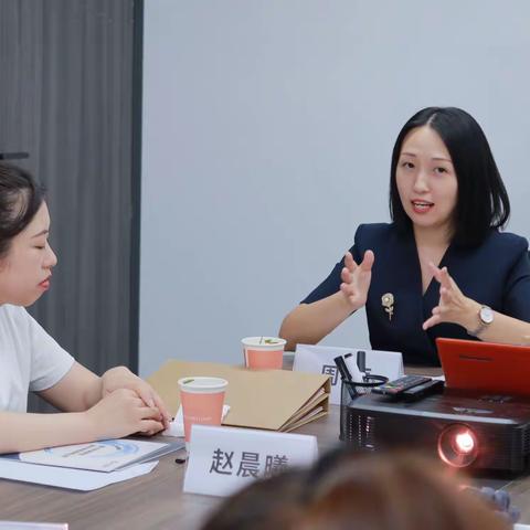 发挥桥梁纽带作用    提供最佳平台服务