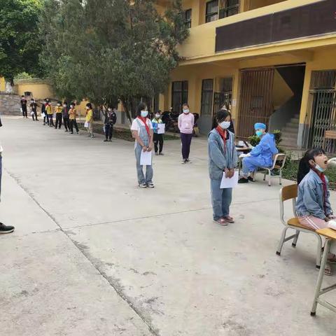 【科学防控，检测护航】－－新安小学全体师生核酸检测
