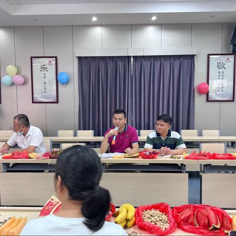 “温馨生日会，情暖教师心”——记凤凰学校2022年上半年教师集体生日会