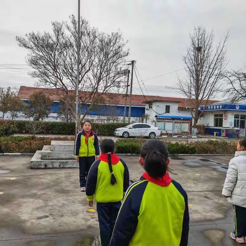 学习二十大，争做好队员——砖埠镇黄疃联小升旗仪式