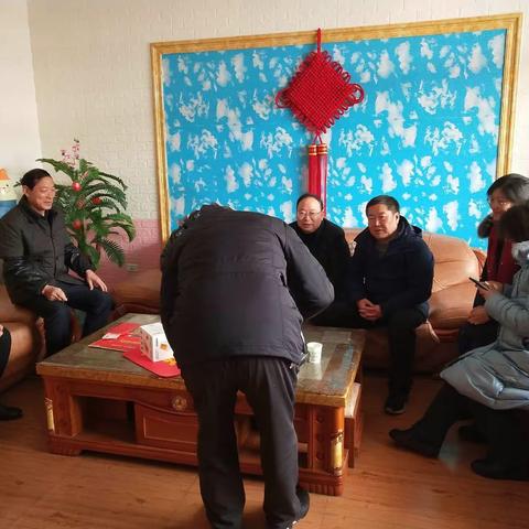 市计生协“两节”走访慰问我县计生特殊家庭
