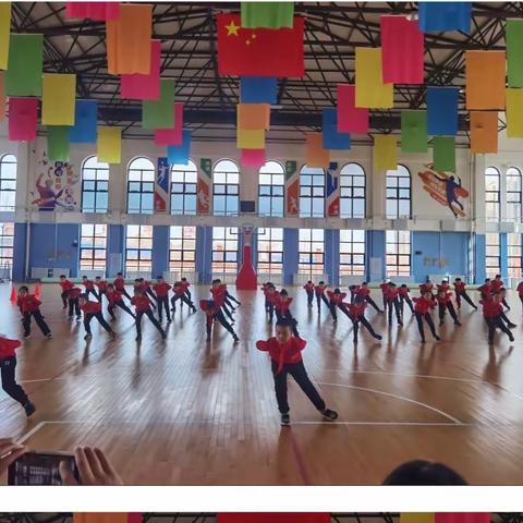 英姿飒爽展风采，雏鹰振翅欲高飞——桃李学校一、二年级队列队形、韵律操比赛