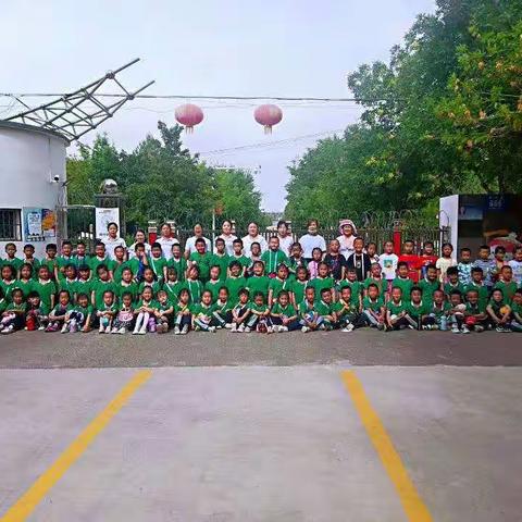 游学初体验 幼小零距离      ——记184团童馨幼儿园大班参观184团中学活动