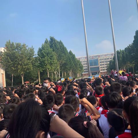 向阳而生，逐光而行——寿光市建桥学校三（18班）中队年中总结