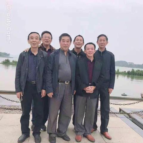 二0一九年十月二十二丶二十三日平江九中七六届高十一班继二0一七年五月十二丶十三日岳阳相聚后再次续缘。