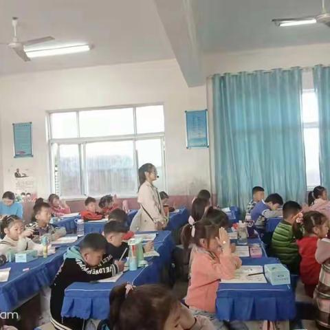 课堂展风采，教研促成长----大杨小学数学组兰伟老师的公开课