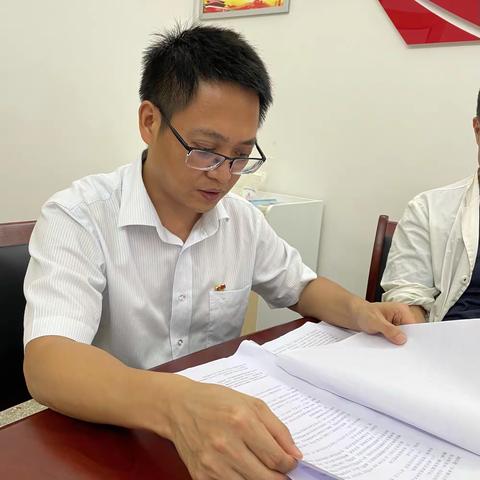 召开专题生活会    开展个人问题检视