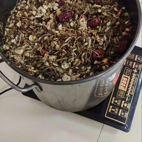 同心抗疫，中医有“方”，厚德磐安 ，济世“五味”—师宗县中医医院康复医学科为我科住院患者及家属免费发放“大锅药