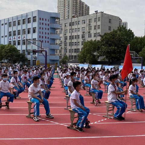 学先锋，做先锋 我与祖国共成长——团结路小学一年级入队仪式