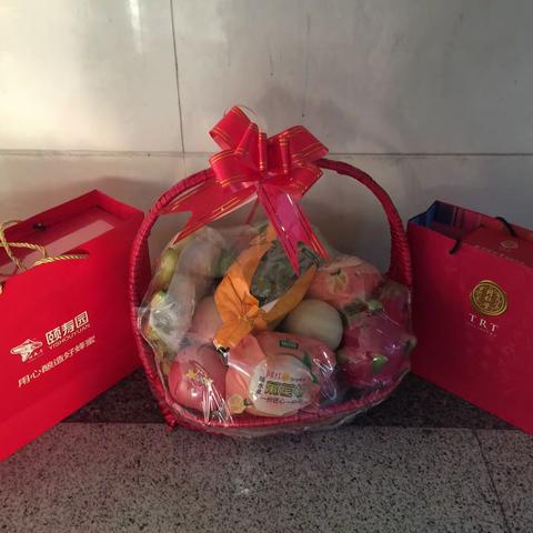 城建支行工会慰问生病员工