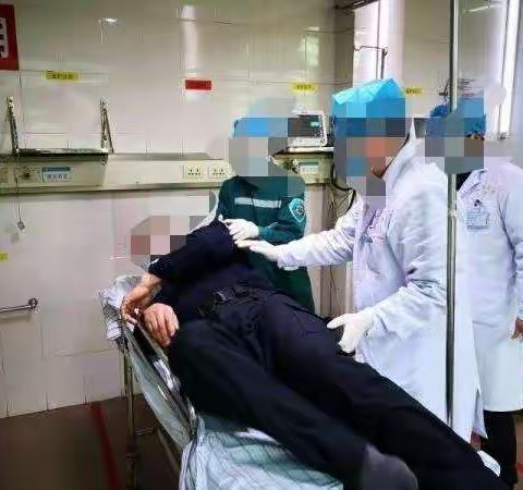 40岁的张先生为何在地上打滚❗️❓