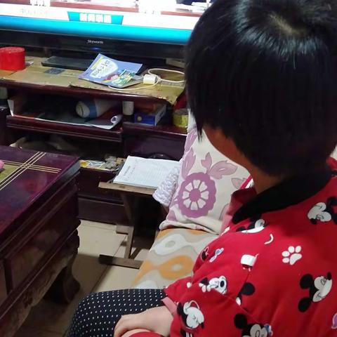 兴安小学二年级一班孙梦涵防疫小卫士