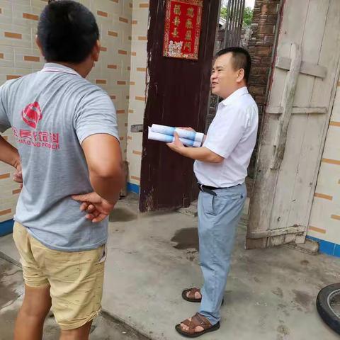 3月12日山梅村委会走访贫困户，了解脱贫户是否有需求困难