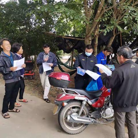 公坡镇组织人员深入五一村委会开展两违整治宣传活动