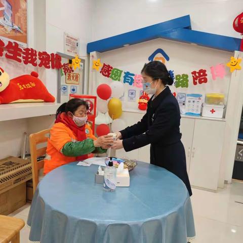 弘扬雷锋精神，践行志愿服务——长庆西路支行开展“学雷锋”系列志愿活动
