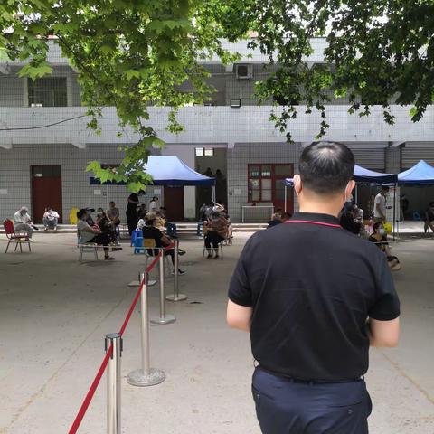 未央区区委领导到疫苗接种点督导检查