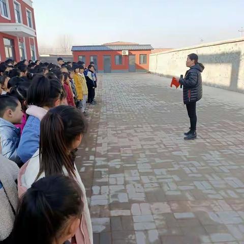 【青春飞扬，梦想起航】——朱秦庄小学周一升国旗仪式