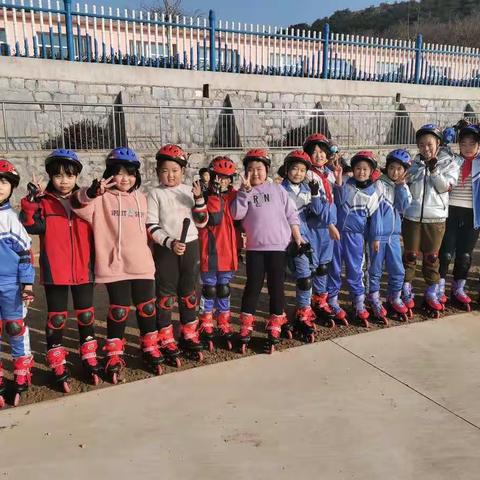 逐梦冰雪，梦圆双峰——双峰寺小学轮滑比赛实纪