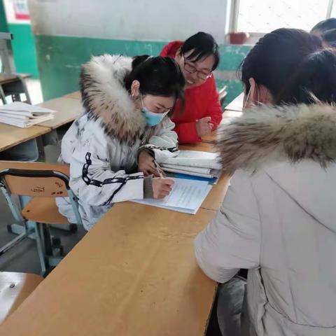 顾官屯镇中心小学−--小学英语组期末试卷分析会