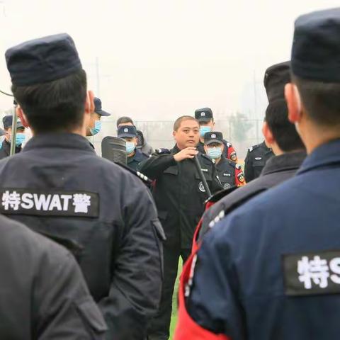 峰峰公安开展刀斧砍杀现场处置战术演练