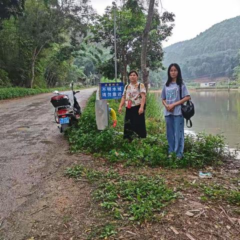 这里的一杆一绳一牌是防溺设施。请勿拿走！！！！！！