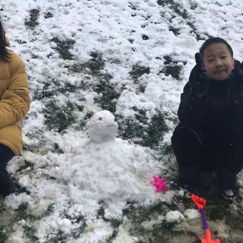 小街子小学 三年级四班     刘航瑞