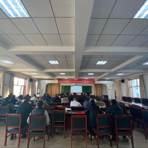乌兰浩特市农牧和科技局召开学习贯彻党的十九届六中全会精神宣讲报告会