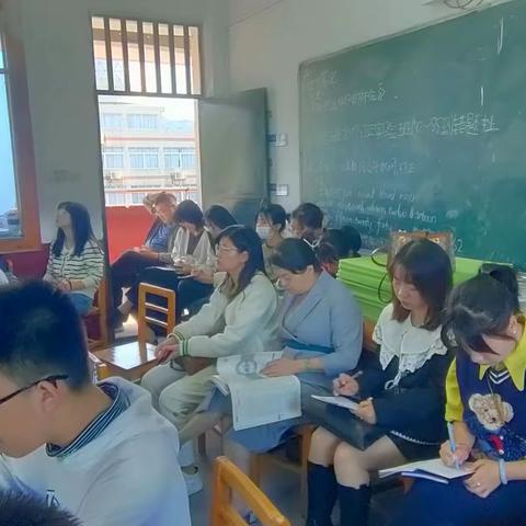 同课中碰撞，异构中精彩——记景德镇一中语文组同课异构活动