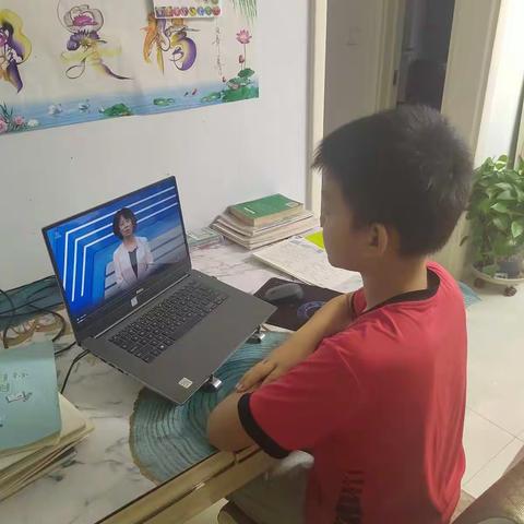 疫情之下，快乐生活，努力学习。
