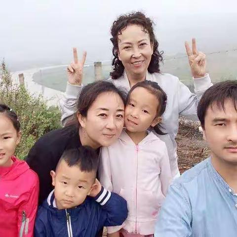 祝您们在2019年里！全家身体健康！幸福美满！笑口常开！快乐永远！