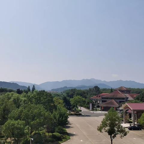 培训促进专业发展，专家引领教师成长——店埠学区中心学校教师赴庐江进行校本研修培训