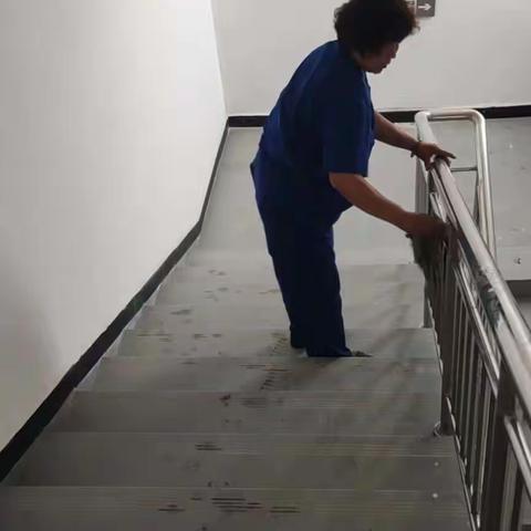 千秋路街道花园社区环境卫生整治活动