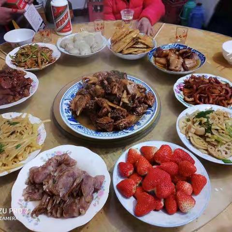 一大家人其乐融融  开开心心过大年😘😘😘