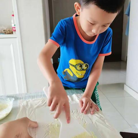 （刘易轩）国庆假期实践活动——非遗传承型染体验+稻花飘香读书会