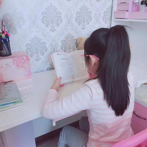 从明天开始我要记录雪宝贝的每天学习和生活的点滴！希望她能认真对待每一天的生活和学习的时光！