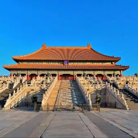 轴对称图形的对称轴